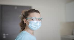 Coronavirus Mask: कोरोना वायरस से बचने के लिए मार्केट में आया 5 लेयर वाला मास्क