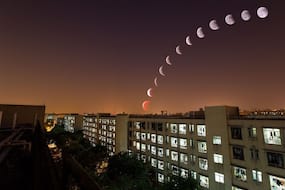 लगने वाला है साल का आखिरी चंद्र ग्रहण, जानें दिन, तारीख, समय, बरती जानें वाली कुछ सावधानियां