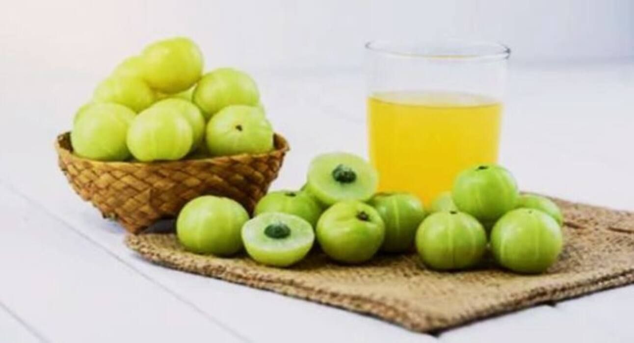 Amla For Diabetes: डायबिटीज में ब्लड शुगर लेवल कंट्रोल करने के लिए आंवला खाने का सही तरीका