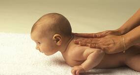 ऑलिव ऑयल से बच्चों की मालिश करने के लाभ