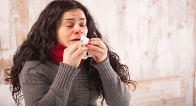 Allergic Rhinitis: एलर्जिक रायनाइटिस बीमारी के लक्षण हो सकते हैं नाक बहना और छींके आना, जानिए कितनी खतरनाक है ये बीमारी