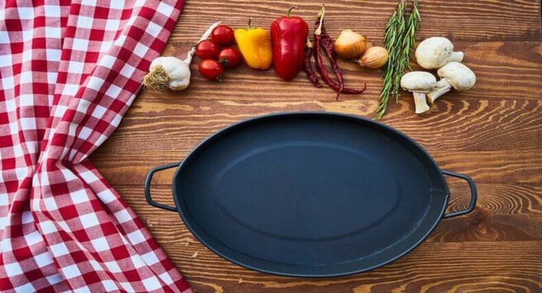 Benefits Of Using Iron Kadai: लोहे की कढ़ाई में खाना पकाने से एनीमिया और पेट के रोगों से मिलता है छुटकारा, जानिए अन्‍य फायदे