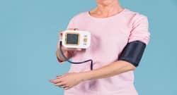 उच्‍च रक्‍तचाप और निम्‍न रक्‍तचाप के लक्षण और उपचार