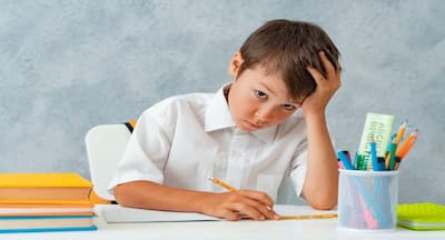 Symptoms Of Dyslexia Hindi: बच्‍चों में डिस्‍लेक्सिया (Dyslexia) के