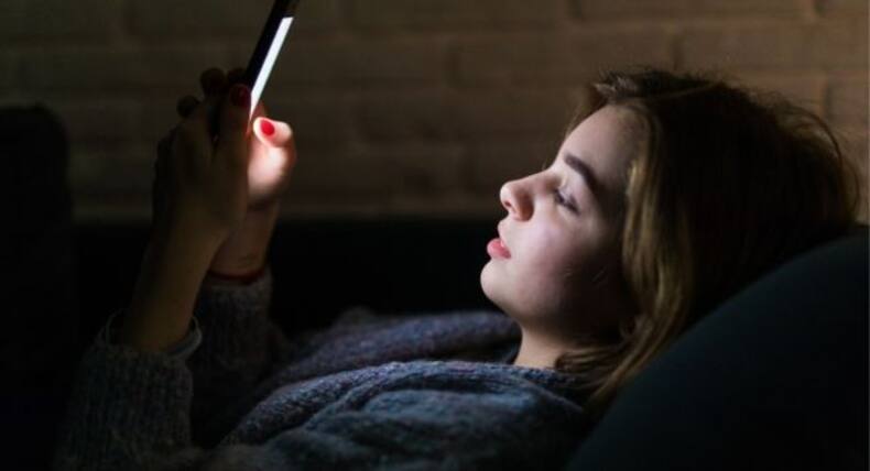 Nighttime Habits: रात की ये 5 बुरी आदतें खराब कर देती हैं आपके अगले दिन की प्रोडक्टिविटी, आप दिनभर रहते हैं सुस्त