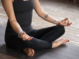 तनाव, डिप्रेशन और गुस्‍सा शांत करने के लिए करें भ्रामरी प्राणायाम