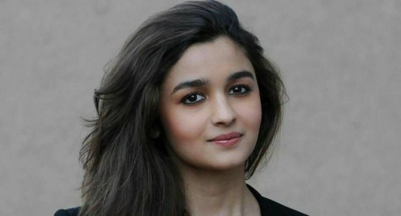 Alia Bhatt Follow Ayurveda: इन 5 आयुर्वेदिक टिप्‍स को फॉलो करती हैं आलिया भट्ट, बढ़ाते हैं एक्‍ट्रेस की खूबसूरती