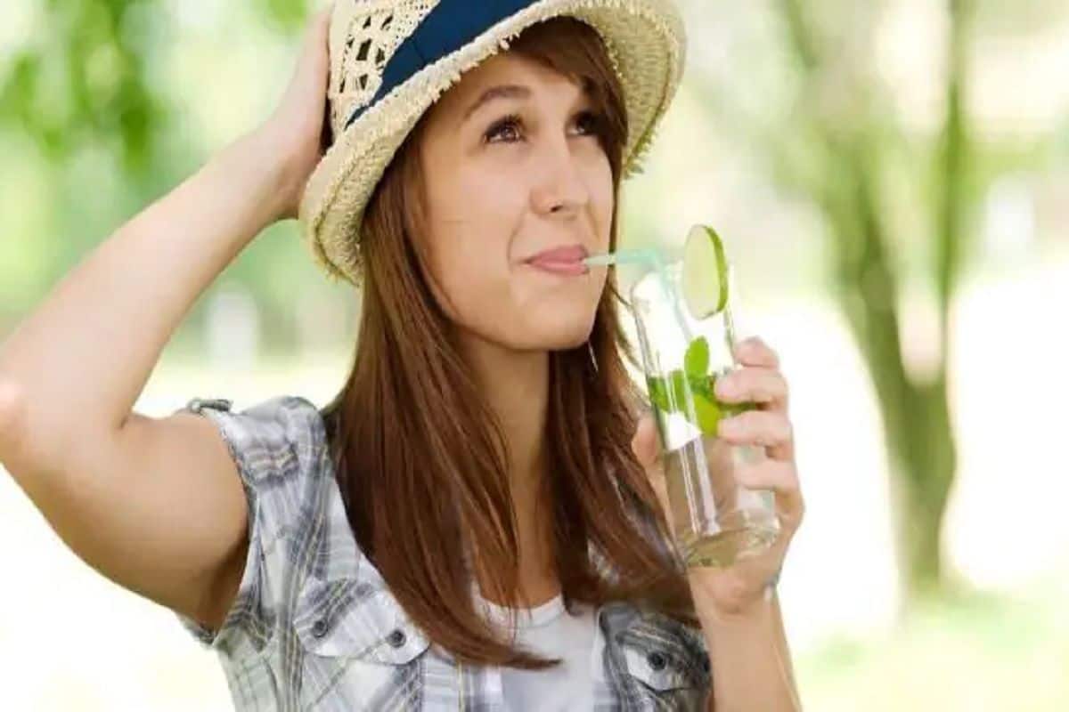 How much water should you drink daily आपको रोजाना कितनी मात्रा में पानी पीना चाहिए, जानिए पानी