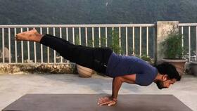 Yoga Poses to Detox Body: दिन में 2 बार इस 1 योगासन को करने से होती है फुल बॉडी डिटॉक्स, जानें शरीर को मिलने वाले 3 फायदे
