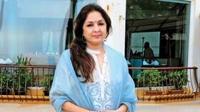 Neena Gupta Needle Phobia: नीना गुप्ता को लगता है इंजेक्शन से डर । Neena Gupta Needle Phobia: नीना गुप्ता को लगता है इंजेक्शन से डर ।