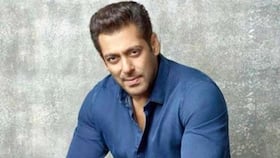 सलमान खान ने ली कोरोना वैकसीन की पहली डोज, जानें सलमान को किस अस्पताल में लगी वैक्सीन सलमान खान ने ली कोरोना वैकसीन की पहली डोज, जानें सलमान को किस अस्पताल में लगी वैक्सीन