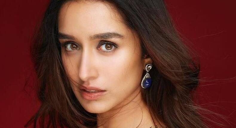 Shraddha Kapoor Birthday: श्रद्धा कपूर की फ्लॉलेस और ग्लोइंग स्किन का राज हैं ये सिंपल टिप्स एंड ट्रिक्स, आप भी करें ट्राई
