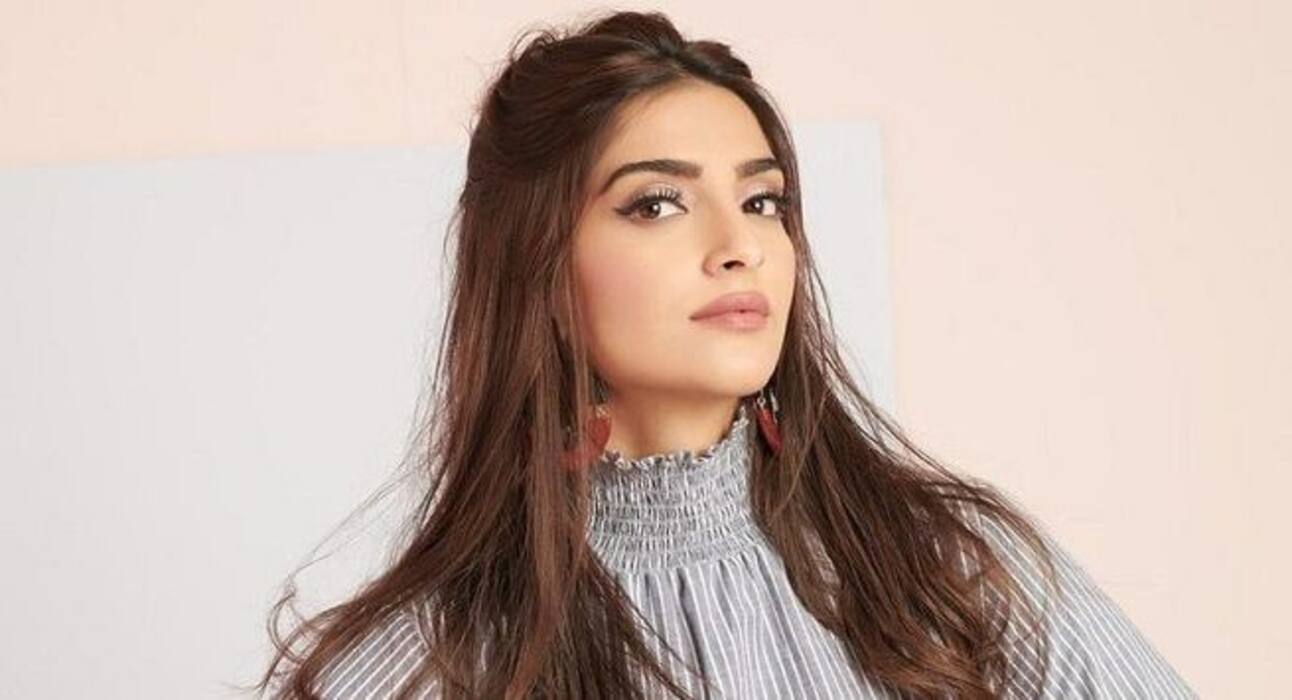 Sonam Kapoor Hair Care: सोनम कपूर अपने लम्बे-हेल्दी बालों के लिए इन आयु्र्वेदिक चीज़ों का करती हैं इस्तेमाल