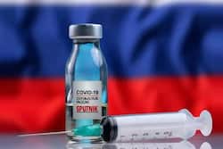 Russia Developing Vaccine for Omicron: ओमिक्रोन वेरिएंट के लिए रूस ने शुरू किया नयी वैक्सीन पर काम, स्पुतनिक के टीके को किया जाएगा संसोधित