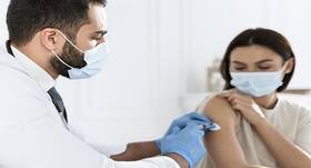 Vaccination for 18 Years: 18 साल से ऊपर के लोग वैक्सीन के लिए आज से करें रजिस्ट्रेशन ।