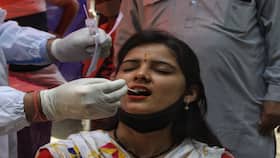 Coronavirus in Delhi: दिल्ली में मरीज़ों को नहीं मिल पा रही है समय पर मदद । Coronavirus in Delhi: दिल्ली में मरीज़ों को नहीं मिल पा रही है समय पर मदद ।