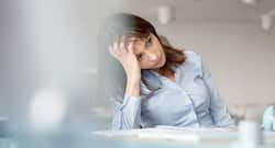 Coronavirus New Symptoms: अचानक थकान होना, सांस फूलना और लाल आंखें हैं कोरोना के नए लक्षण