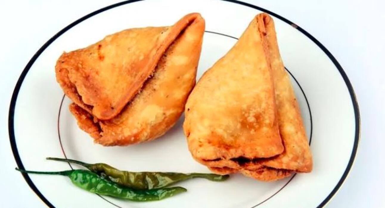 रिफाइन्ड में बना समोसा गर्मियों में बिगाड़ सकता है आपकी सेहत, ये 6 बीमारियां बुढ़ापे तक करेंगी आपको परेशान