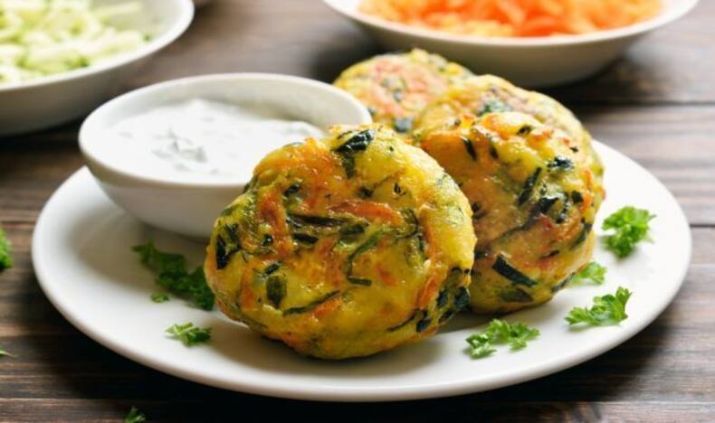 Monsoon Diet Tips: बरसात में किस तरह की डायट है सही? जानें क्या कहता है आयुर्वेद
