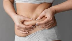 बेली फैट कम करने वाले सुपरफूड्स/खाद्य पदार्थ