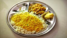 दाल चावल खाने के फायदे, क्या रात में दाल चावल खाने से वजन होता है कम?