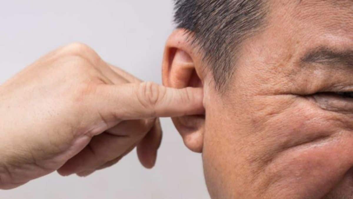Water Stuck In Your Ear नहाने के दौरान कान में पानी चला जाए तो क्‍या