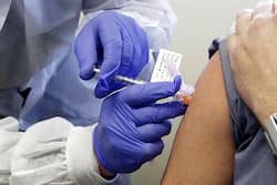 'Do Not Take Painkillers Before Taking COVID-19 Vaccines, It May Impact Its Efficacy', WHO Warns