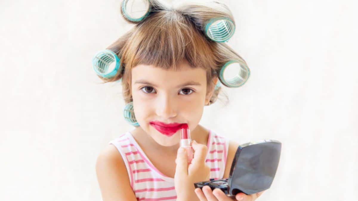 What's the Right Age to Start Wearing Makeup? A Guide for Parents and Kids