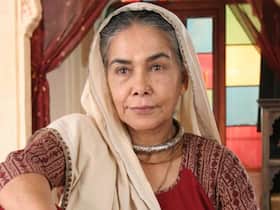 Surekha Sikri Dies of Cardiac Arrest At 75: Top 5 Warning Symptoms To Look Out For Surekha Sikri Dies of Cardiac Arrest At 75: Top 5 Warning Symptoms To Look Out For