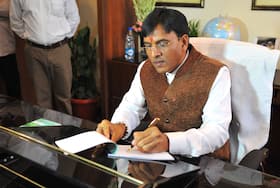 Coronavirus Live Update in Hindi: कोविड की स्थिति की समीक्षा के लिए केरल और असम का दौरा करेंगे मंडाविया