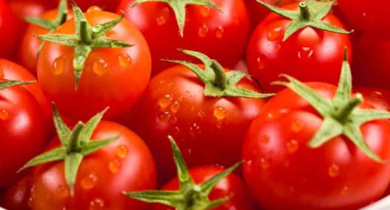 Radhika Apte Diet Tips.राधिका आप्टे हेल्दी स्किन और फिट बॉडी के करती हैं इन इंडियन सुपरफूड्स का सेवन