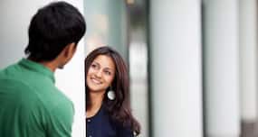 Meeting With Ex After Breakup: ब्रेकअप के बाद जब अचानक एक्स आ जाए सामने तो ऐसे करें सिचुएशन हैंडल
