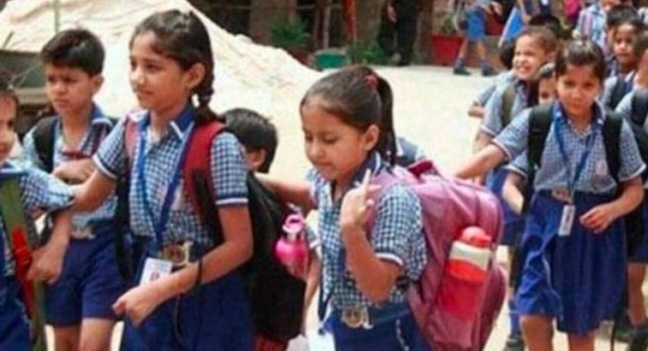 जल्द खुलने जा रहे हैं स्कूल! इन 10 टिप्स के साथ बिना किसी डर के भेजे बच्चों को स्कूल, संक्रमण का खतरा होगा कम
