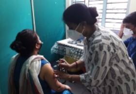 Covid Vaccination In Tamil Nadu : तमिलनाडु में जल्द शुरू होगा 24/7 चलने वाला कोविड वैक्सीन सेंटर, इमरजेंसी में यात्रा करने वालों के लिए विशेष सुविधाएं होगी उपलब्ध