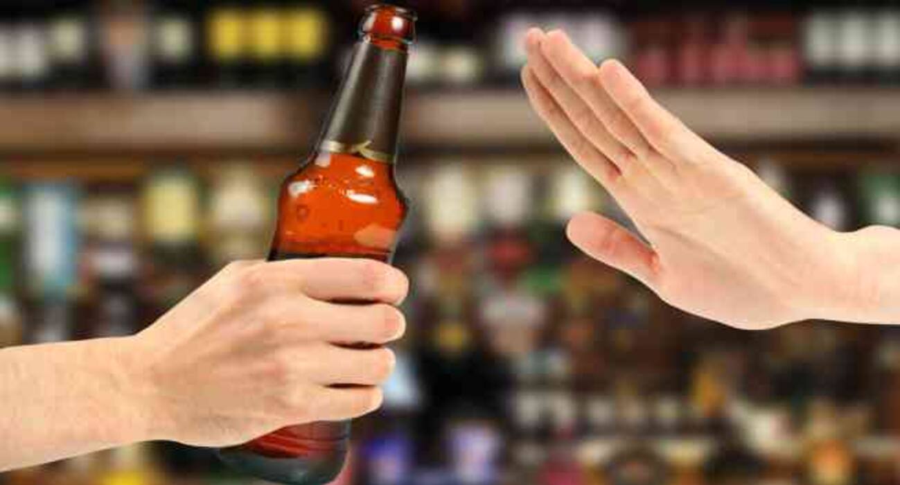 Celebs Who Don't Drink: अक्षय कुमार से लेकर शिल्पा शेट्टी तक,अल्कोहल को हाथ भी नहीं लगाते ये 8 सेलेब्स, जानें शराब ना पीने के फायदे