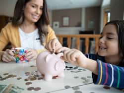 अपने बच्‍चों को दें पैसे बचाने के ये 6 टिप्‍स, जानिए बच्चों के लिए पैसा बचाना क्यों है जरूरी