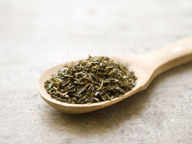 Herbs For Healthy Heart Function: हार्ट की प्रॉब्लम से कोसों दूर रखती हैं ये 5 औषधियां, दिल रोगियों के लिए है फायदेमंद