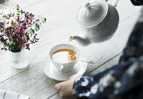 Reheating Tea Is Dangerous For Health : घंटों पहले बनी चाय को दोबारा गर्म करके पीने से शरीर पर होता है 'ज़हर' जैसा असर, आज से ही छोड़ दें यह आदत