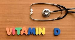 Vitamin D deficiency in Hindi: जीभ में नजर आएं ये 5 संकेत तो समझ लें शरीर में हो गई है विटामिन डी की कमी, ये हैं विटामिन डी के फायदे और मुख्य स्रोत
