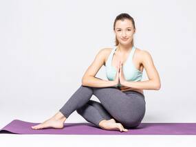 Yoga for Stress Reduction: रोजाना 20 मिनट करें ये 4 योगासन, तनाव और डिप्रेशन से तुरंत मिलेगा छुटकारा