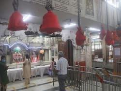 नवरात्रि से पहले दिल्ली सरकार ने कोरोना दिशानिर्देशों का सख्ती से पालन करते हुए 15 अक्टूबर तक धार्मिक स्थल खोलने की अनुमति दी
