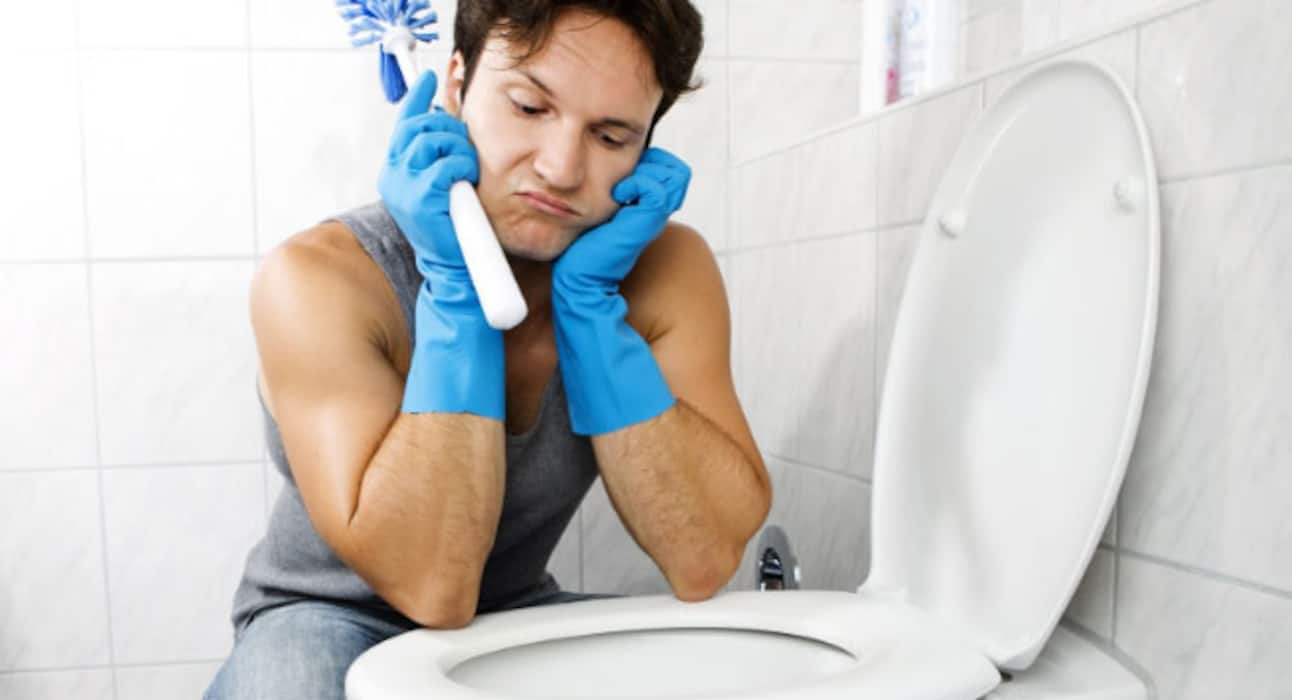 Healthy Toilet Tips In hindi : शौच के समय ये 10 गलतियां बिगाड़ती हैं आपका स्वास्थ्य, जानें कौन सी गलती पड़ सकती है भारी
