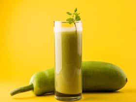 Side Effects of Bitter Lauki juice: हद से ज्यादा कड़वी हो लौकी, तो ना पिएं लौकी का जूस वरना जाना पड़ सकता है हॉस्पिटल Side Effects of Bitter Lauki juice: हद से ज्यादा कड़वी हो लौकी, तो ना पिएं लौकी का जूस वरना जाना पड़ सकता है हॉस्पिटल