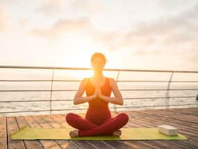 Ayurvedic Morning Routine: आयुर्वेद के इन 10 नियमों से करें अपने दिन की शुरुआत, बुढ़ापे तक रहेंगे स्वस्थ और दीर्घायु