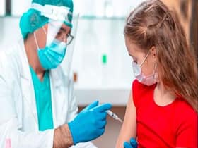 Vaccination for Children: देश में इन बच्चों के लिए जनवरी में शुरू हो सकता है कोरोना टीकाकरण, बूस्टर खुराक पर भी चल रही है बात