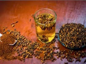 सर्दियों में पिएं लौंग का पानी होंगे ये सेहत लाभ, यूं करें तैयार