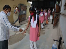 School Reopening Amid Omicron: ओमिक्रोन के खतरे के बीच ओडिशा सरकार का ऐलान, 3 जनवरी से खुलेंगे स्कूल