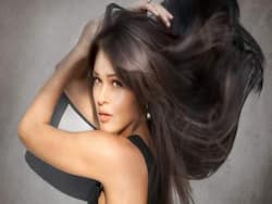 Hair Care Tips For Winters: सर्दियों में उलझे और रूखे बालों के साथ बढ़ जाती है डैंड्रफ की समस्या, काम आ सकती हैं ये हेयर केयर टिप्स