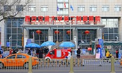 चीन का Xi'an शहर पूरी तरह से हुआ लॉक, 2 दिन में हर घर से सिर्फ 1 व्‍यक्ति निकल पाएगा बाहर