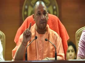 उत्तर प्रदेश सरकार ने कोरोना से संबंधित जारी किए नए दिशानिर्देश, सरकारी-निजी कार्यालयों में 50% कर्मचारी करेंगे काम